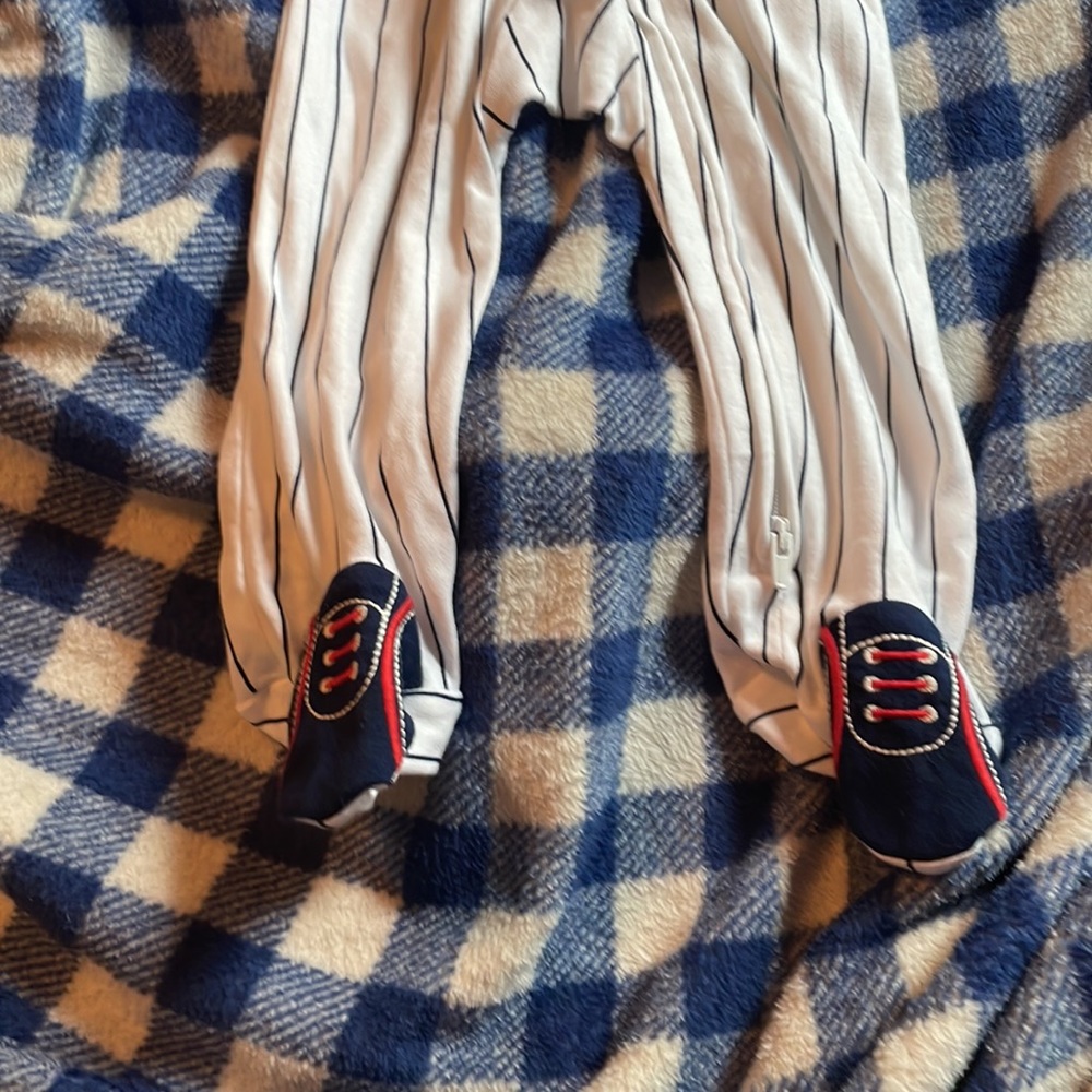 Onesie - Picture 2 of 3
